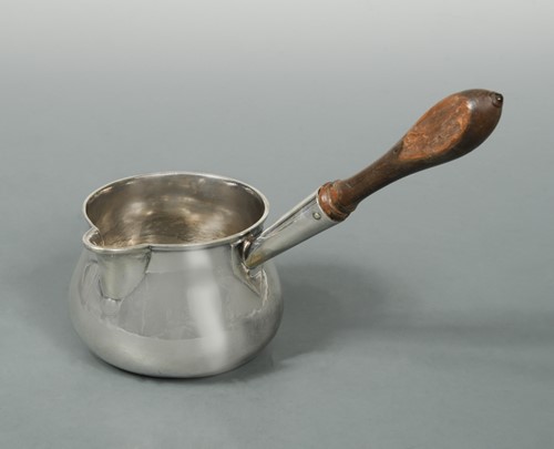 Lot 386 - A George III 18th century silver brandy pan
