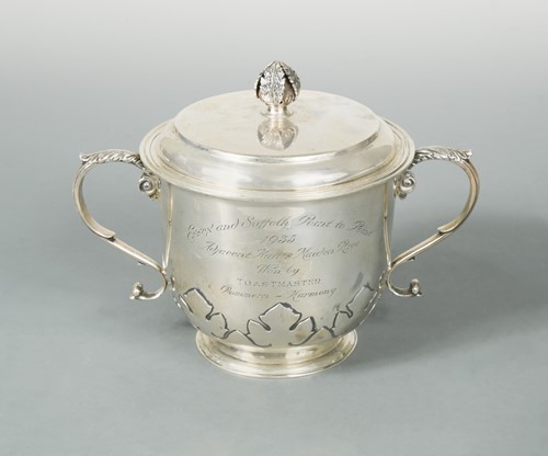 Lot 450 - A George V silver two handled lidded porringer