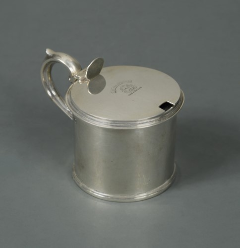 Lot 398 - A William IV silver drum mustard