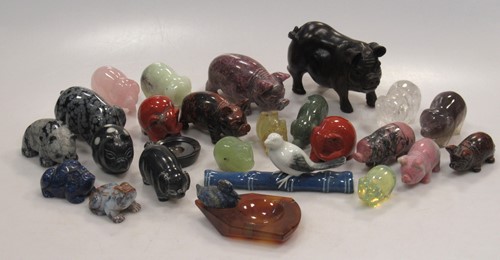 Lot 122 - A group of small carved hardstone model pigs,...