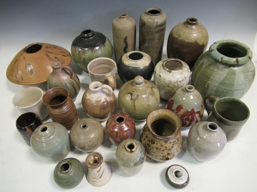 Lot 50 - A collection of studio pottery by Dorothy...