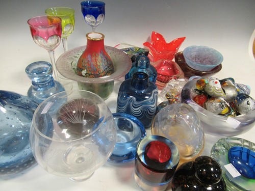 Lot 95 - Collection of 20th century art / studio glass,...