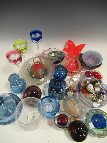 Lot 95 - Collection of 20th century art / studio glass,...