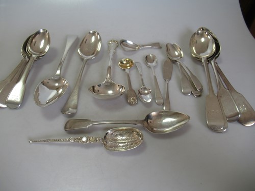 Lot 222 - A collection of assorted silver flatware, 33.7ozt