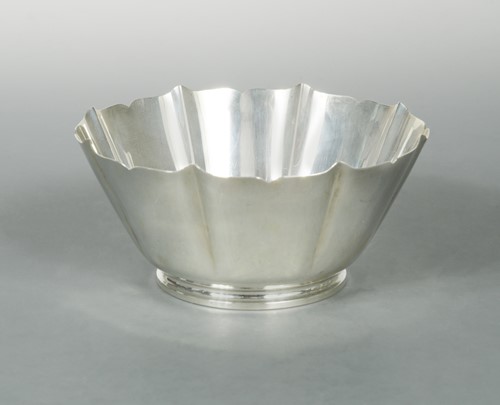Lot 344 - A 20th century Canadian metalwares silver bowl