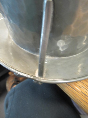 Lot 17 - An Arts & Crafts pewter biscuit barrel, 17cm high