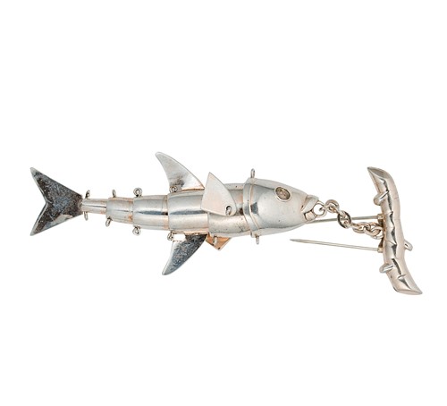Lot 40 - Nettie Rosenstein - an articulated fish pendant clip