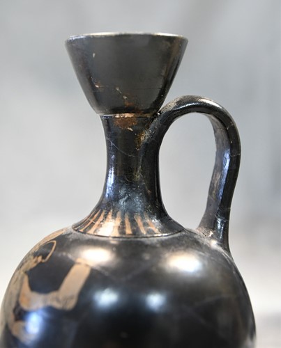 Lot 369 - A 4th/5th century BC ewer