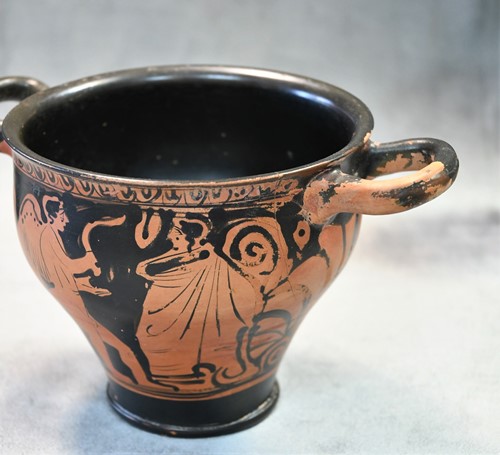 Lot 369 - A 4th/5th century BC ewer