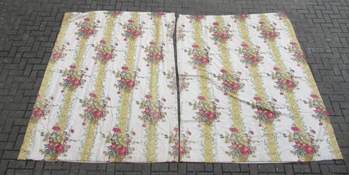 Lot 607 - A pair of curtains, lined and interlined with...