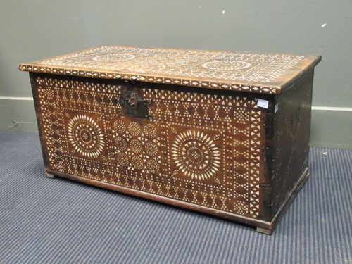 Lot 523 - An Indian mother of pearl inlaid coffer 36 x...