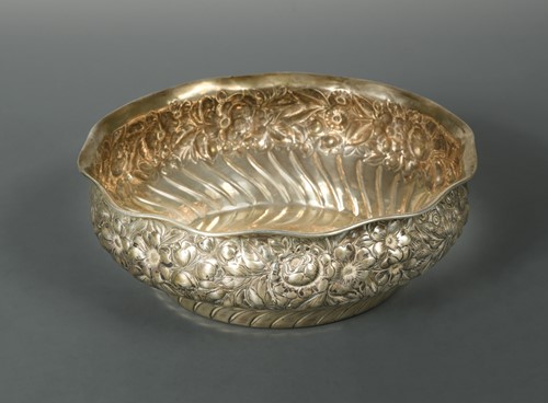 Lot 339 - A late 19th century American metalwares silver fruit bowl