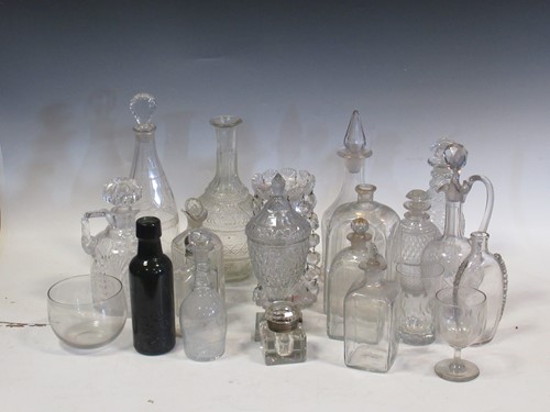 Lot 74 - A collection of glass including decanters,...
