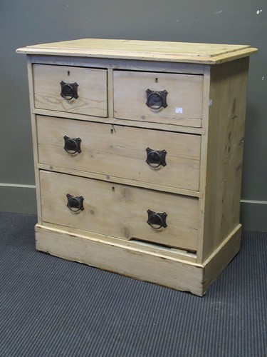 Lot 524 - A pine chest of drawers 82 x 76 x 43cm