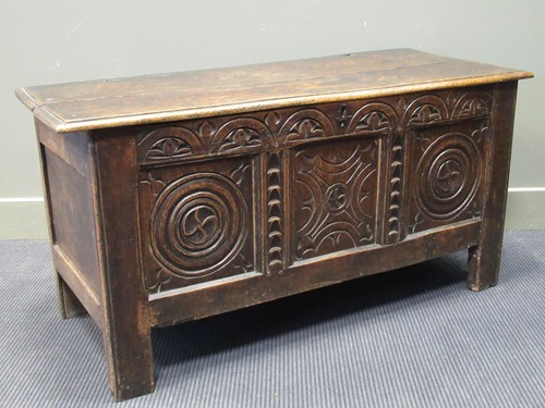 Lot 537 - An early 18th century oak coffer, 58 x 117 x 48cm
