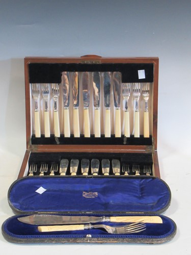 Lot 257 - A cased set of twelve bone fish knives and...