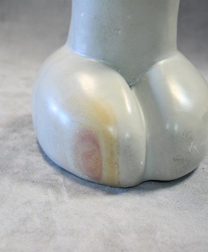 Lot 84 - A carved hardstone model of a female nude