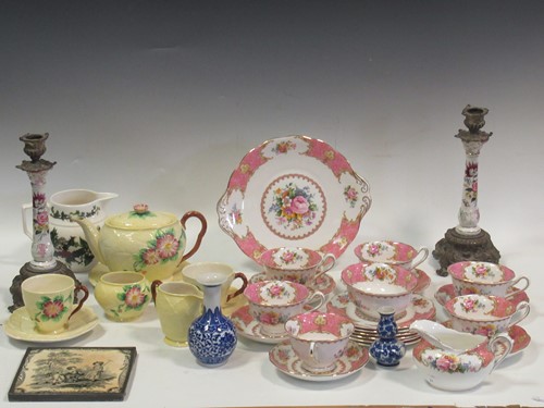 Lot 89 - A collection of various ceramics to include a...