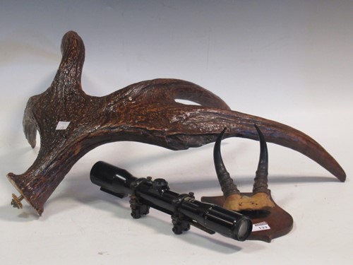 Lot 133 - A Hensoldt Wetzlar Diavari 1.5 x 6 scope, an...
