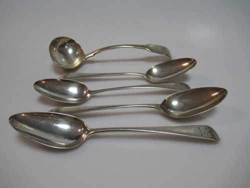 Lot 331 - Bag of assorted small silver spoons and...