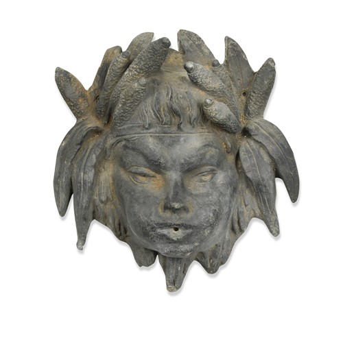 Lot 531 - A cast lead fountain mask
