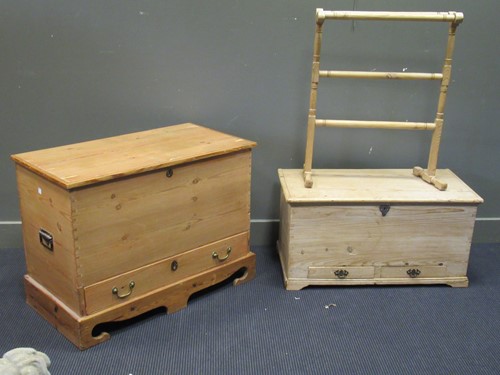 Lot 521 - An 18th century style pine mule chest with...