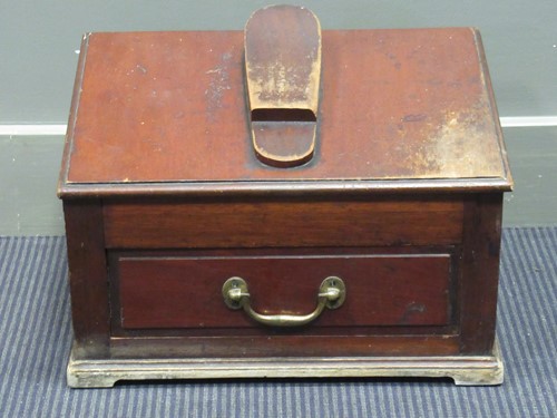Lot 522 - A late 19th century shoe shine box 45cm wide