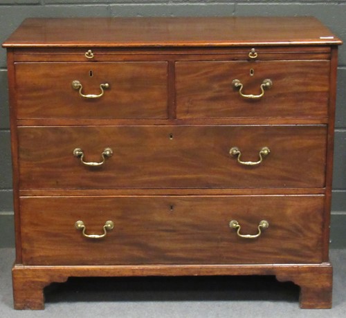 Lot 571 - A 19th century mahogany chest of drawers with...