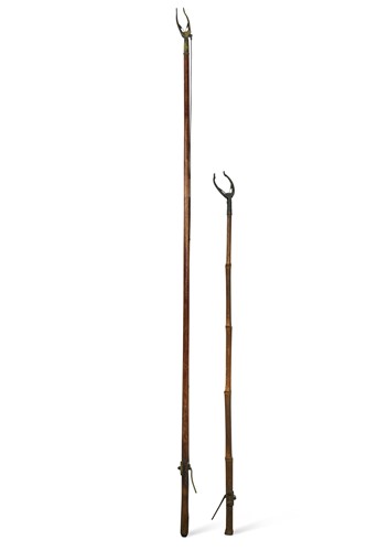 Lot 965 - A 'long-arm' library book grab, 19th century
