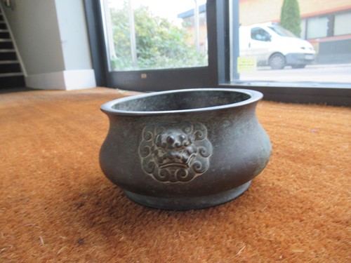 Lot 66 - A Chinese bronze censor, Ming Dynasty, 17th century