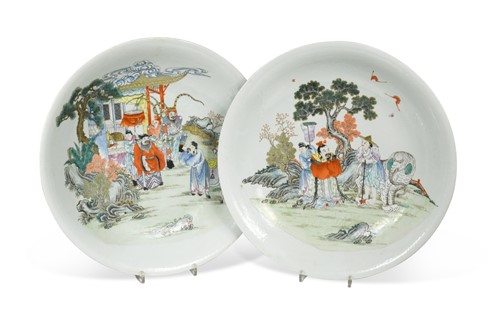 Lot 2 - A Pair of Chinese porcelain large famille rose dishes, Qing Dynasty, Guangxu (1875-1908)