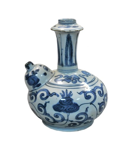 Lot 29 - A Chinese blue and white porcelain kendi, late Ming Dynasty, circa 1600-1650