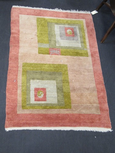 Lot 650 - A 20th century carpet 202 x 130cm
