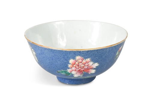 Lot 16 - A Chinese Yangcai sgraffito floral bowl, Qing Dynasty, Jiajing (1796-1820)