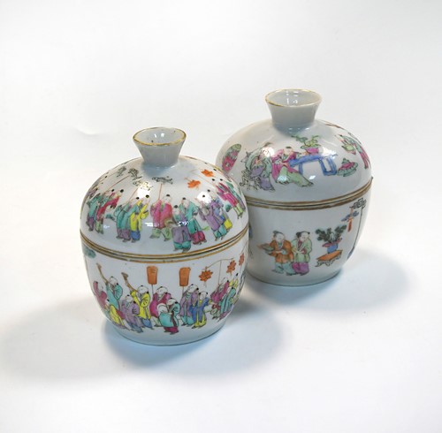 Lot 36 - Two similar famille rose bowls and covers, late Qing Dynasty/early Republic Period