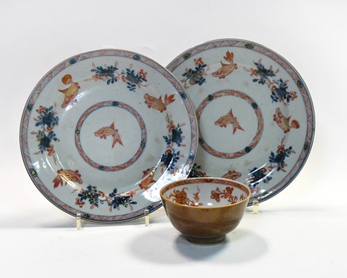 Lot 112 - A pair of Chinese 'Imari' porcelain fish plates, Qing Dynasty, early 18th century