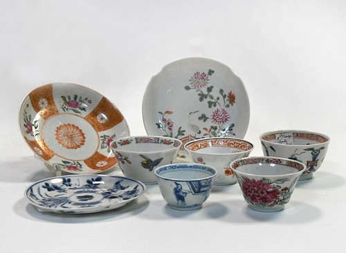 Lot 101 - Five various Chinese teabowls, Qing Dynasty 17th/18th century