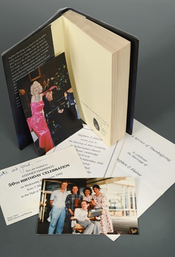 Lot 419 - HAWKING (Stephen) A Brief History of Time,...