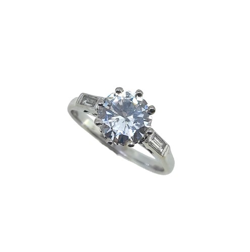 Lot 162 - A diamond ring