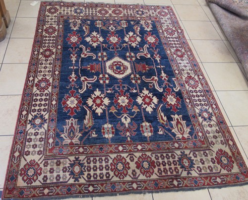 Lot 762 - A Shirvan modern carpet 274 x 192cm
