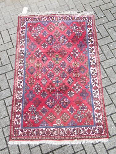 Lot 636 - A vintage Qasqai rug