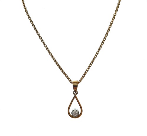 Lot 160 - A diamond single stone pendant