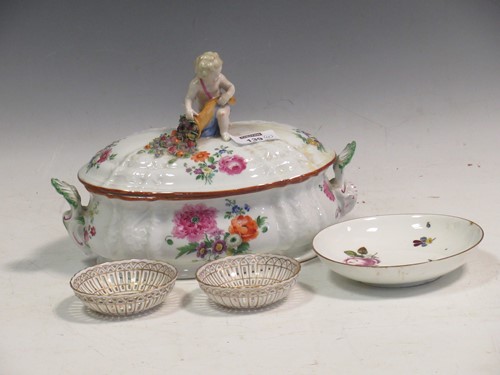 Lot 139 - Meissen tureen, 2 ribbon plates & an earlier...