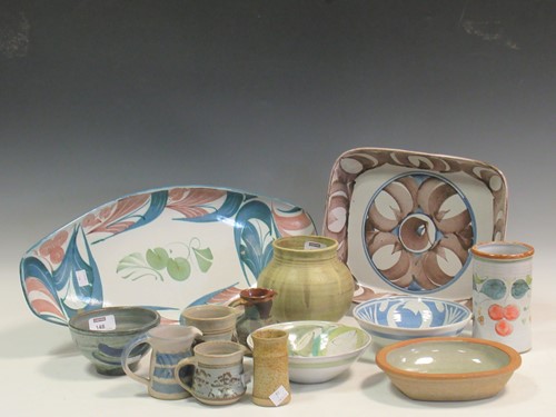 Lot 148 - A collection of various Aldermaston pottery...