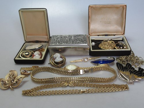 Lot 193 - A collection of costume jewellery together...