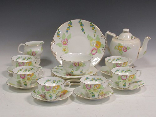 Lot 86 - An Art Deco Royal Doulton teaset