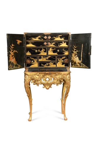 Lot 808 - A Japanese lacquer cabinet, 18th century