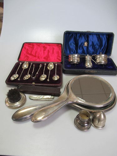 Lot 227 - A collection of silverware including flatware,...