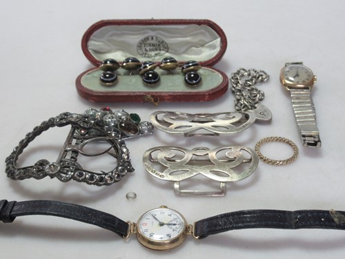Lot 189 - A hallmarked 9ct gold twist ring weight 2.9g,...