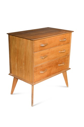 Lot 281 - A mid-century walnut chest of drawers